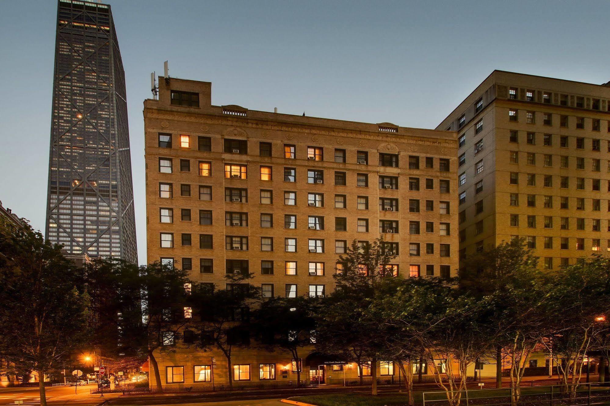 Dewitt Hotel And Suites Chicago Buitenkant foto