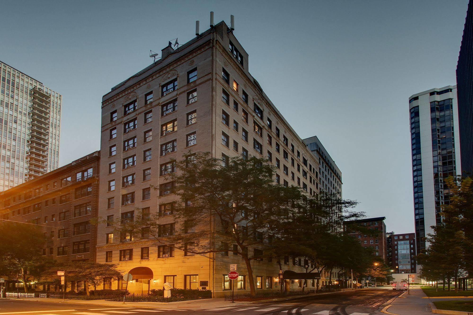 Dewitt Hotel And Suites Chicago Buitenkant foto
