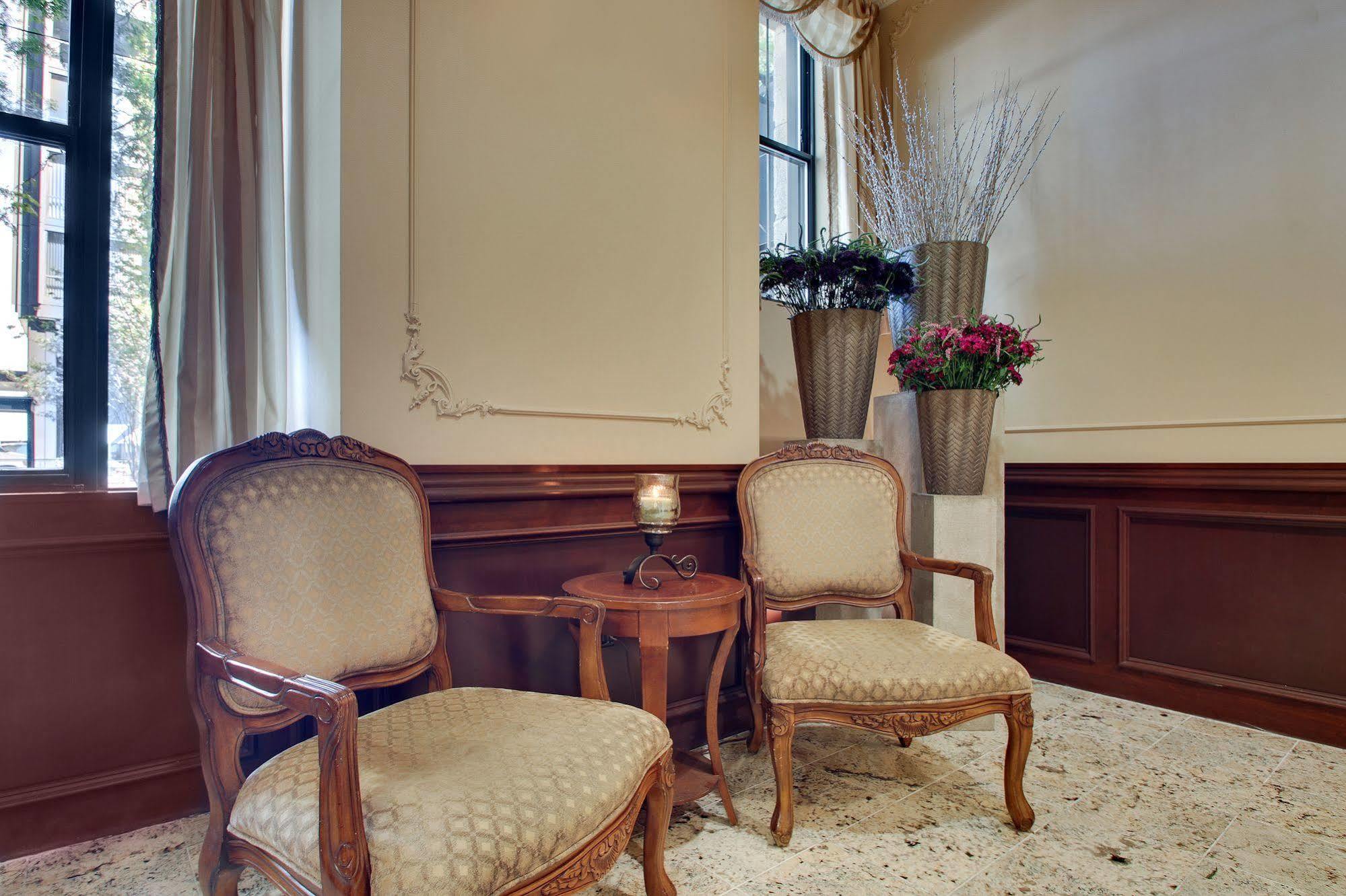 Dewitt Hotel And Suites Chicago Buitenkant foto