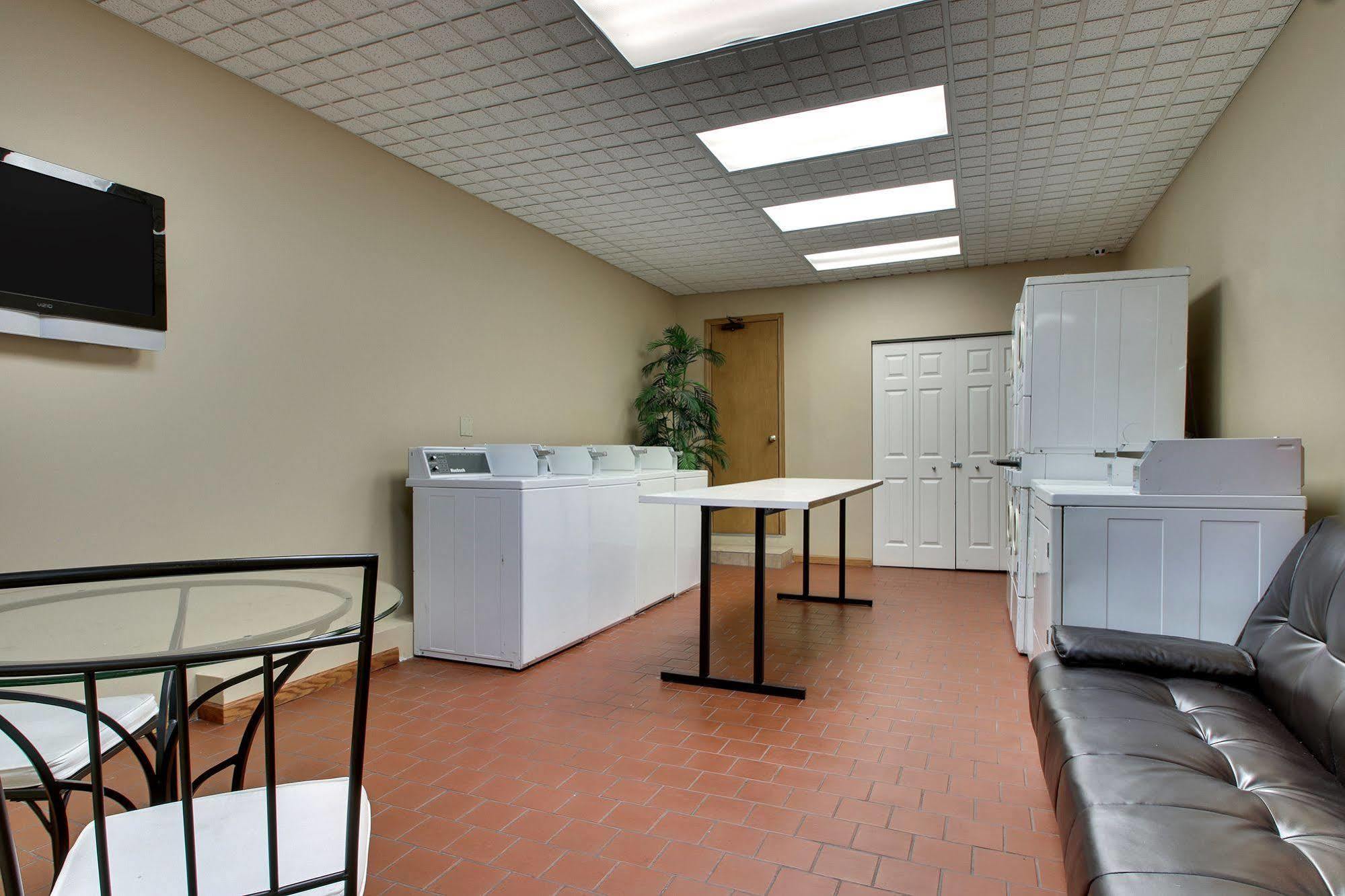Dewitt Hotel And Suites Chicago Buitenkant foto