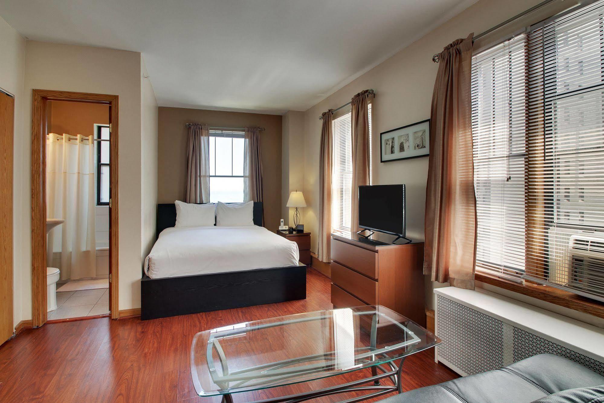 Dewitt Hotel And Suites Chicago Buitenkant foto